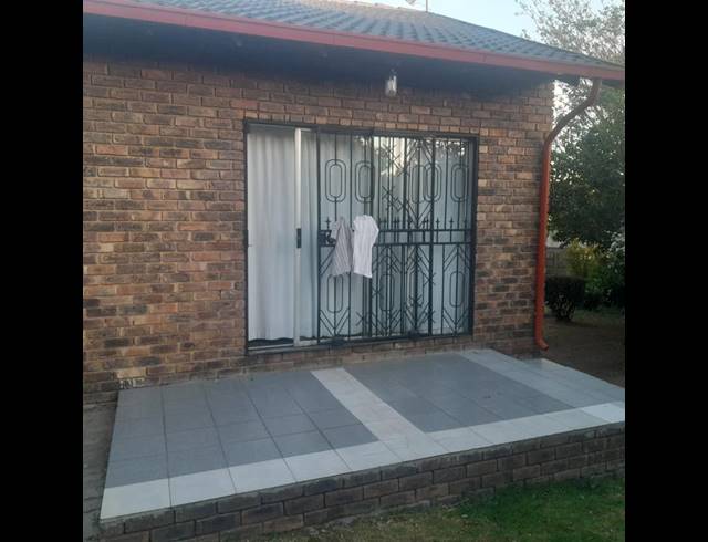 4 BEDROOM HOUSE FOR SALE IN BIRCHLEIGH NORTH